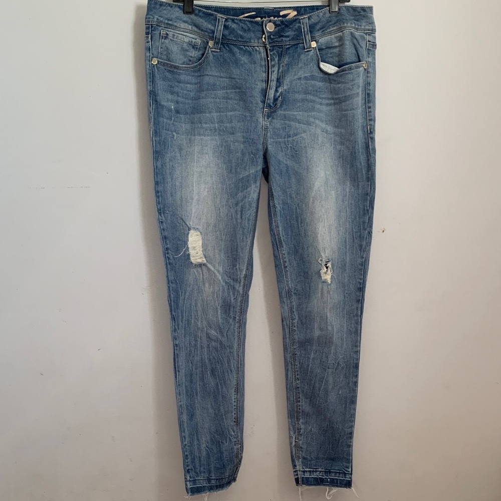 Seven7 Women's Light Blue Distressed Skinny Jeans